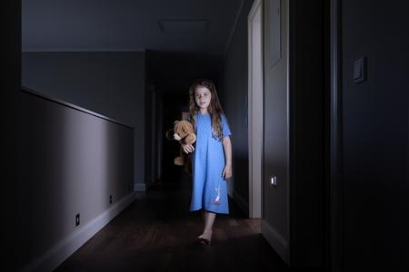 OSRAM Nachtlicht NIGHTLUX Hall Weiß mit Bewegungssensor IP54, batteriebetrieben, 4000 K kaltweiß, ideal für Flure, Eingänge und flexible Montage