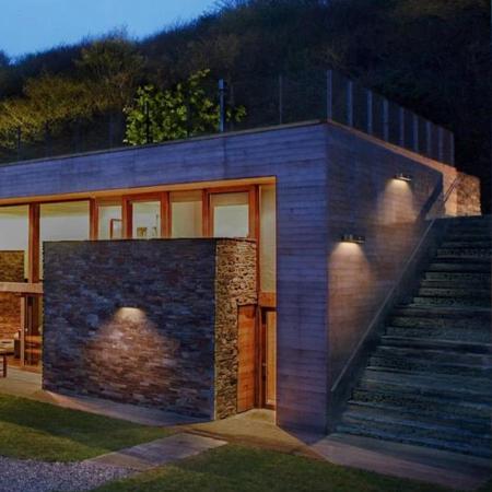OSRAM ENDURA Style Solar Oval LED-Außenwandleuchte 6W 540 lm 3000K Schwarz mit Bewegungsmelder IP44