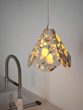 Pendelleuchte Decor Gleam Flower aus Terrazzo Stein mit E27 Fassung Beige