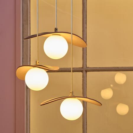 Osram Pendelleuchte Decor Pearl in Beige mit G9 Fassungen - Auffällige Leuchte aus Filz / Stahl / Glaskugel