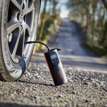 OSRAM Kompressor TYREinflate 2000 OTIR2000 Schnelle Kompakte wiederaufladbare Reifenpumpe