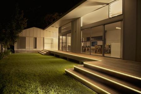 Sale - Nur noch angezeigter Bestand verfügbar:    3 Meter LEDVANCE  LED-Streifen Outdoor Flex COB 3000K warmweißes Licht IP44