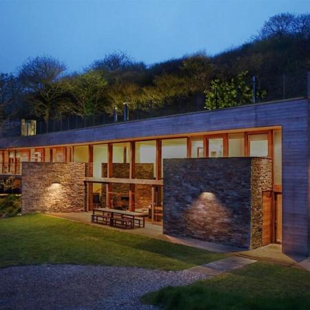 OSRAM ENDURA Style Solar Bricklume Sensor LED-Außenwandleuchte 3 W, 300 lm, 3000 K, Bewegungsmelder, Tageslichtsensor, IP65, Dunkelgrau