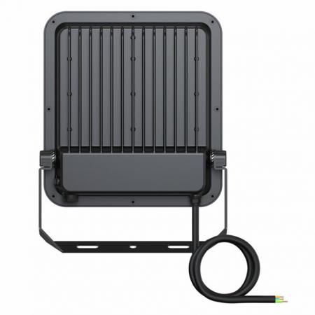 LEDVANCE FLOODLIGHT AREA GEN 2 FL AREA V 67W/54W 9300/7700lm 3000K Warmweiß IP66 IK08 asymmetrisch 48° x 85°