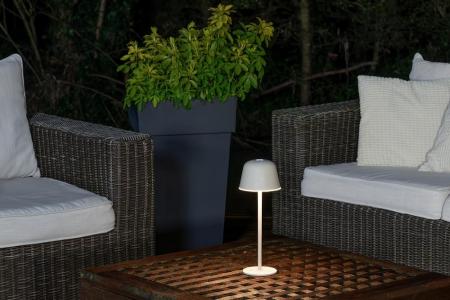 OSRAM Akku-Tischleuchte Style Table in Beige USB dimmbar IP54 In & Out - wiederaufladbarer Akku, stufenloses Dimmen, Lichthelligkeits-Memory-Funktion