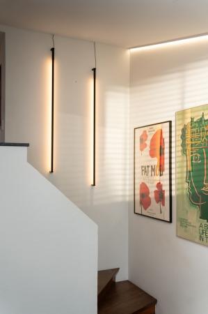 Osram SMART+ WIFI Corner Stehleuchte mit Tunable White und RGBW Farbwechsel speziell zur eindrucksvollen Eckenausleuchtung - Aluminium schwarz