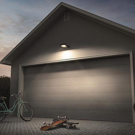 Osram Endura LED Fluter mit Sensor 20W 3000K warmweißes Licht IP44 weiss