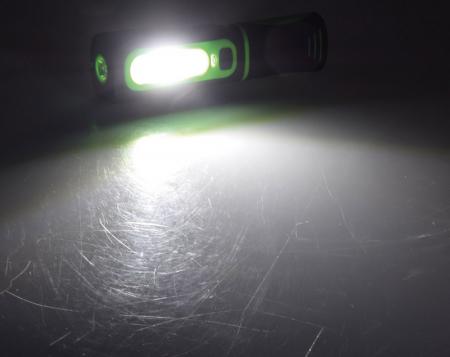 ChiliTec LED Stableuchte mit Akku "FlexiLED 300+" Ladeschale, Magnethalter, 3W, 250lm,IP44