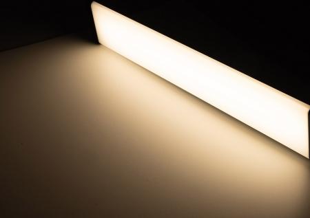 60cm ChiliTec LED Unterbauleuchte "Arusha" schwarz USB A+C PD, Licht warmweiß