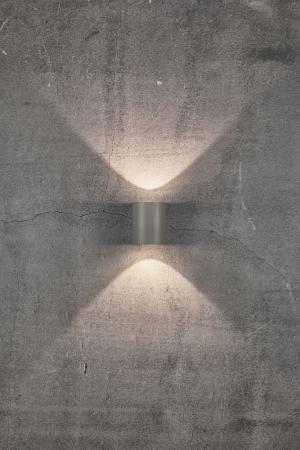 Einzigartige Lichtspektakel mit der Canto Innen- und Außenwandleuchte Up&Down aus Aluminium in grau