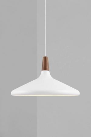 Design For The People Pendelleuchte Weiß Holz – skandinavische Designer-Hängeleuchte von Bjørn + Balle