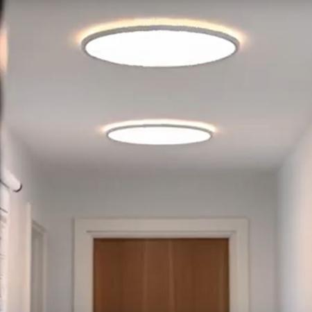 Ultraflache runde Badezimmer Deckenleuchte 29cm dimmbar mit umsaltbarer Farbtemperatur weiß IP54