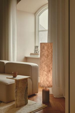 Design For The People Talli Stehleuchte Braun – skulpturale Designer-Stehleuchte aus Tyvek