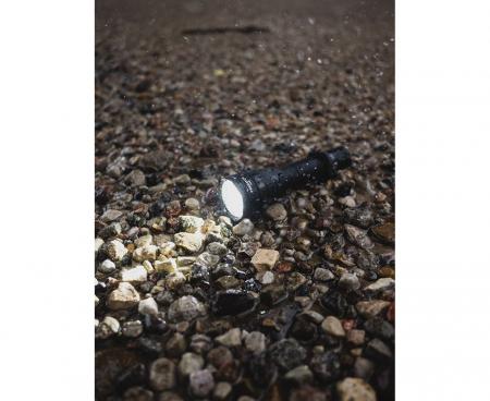 Armytek Predator Pro White LED Taschenlampe akkubetrieben Magnet USB