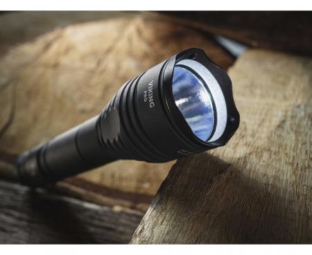 Armytek Dobermann Pro Max Magnet USB White Taschenlampe akkubetrieben, neutralweißes Licht