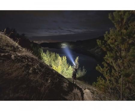 Armytek Barracuda Pro Max Set Profi Taschenlampe und Suchscheinwerfer weißes Licht, magnetische Aufladung Akku