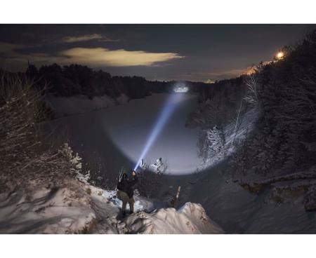 Armytek Barracuda Pro Max Set Profi Taschenlampe und Suchscheinwerfer weißes Licht, magnetische Aufladung Akku