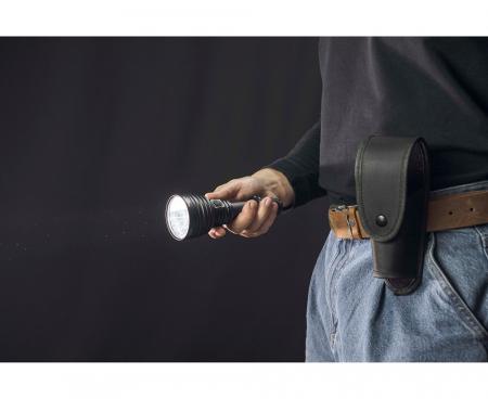 Armytek Barracuda Pro Max Set Profi Taschenlampe und Suchscheinwerfer weißes Licht, magnetische Aufladung Akku