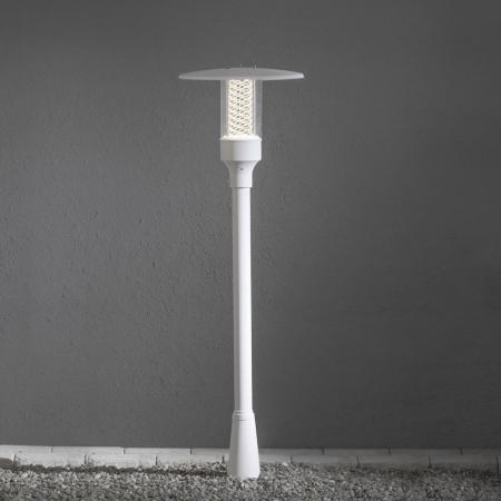 Moderne Wegeleuchte weiß lackiertes Aluminium, klares Acrylglas mit Reflektorgitter