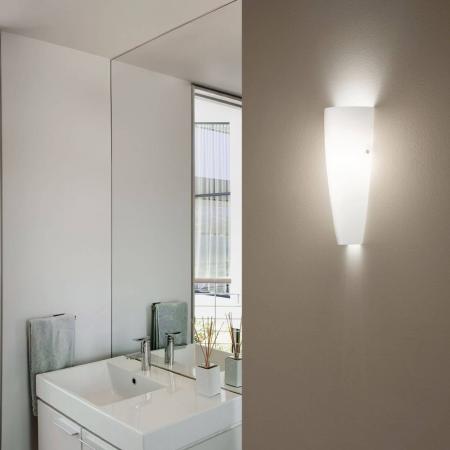 Dedalo Formschöne Opalglaswandleuchte oben/unten offen in Weiss von Fabas Luce