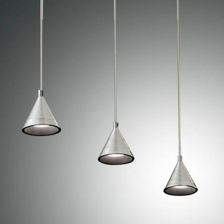 3-flammige Delta LED Pendelleuchte Aluminium satiniert dimmbar mit warmweißem Licht von Fabas Luce