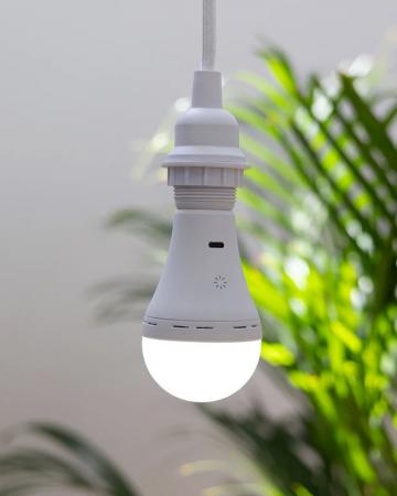 New Garden Tragbare wiederaufladbare E27 Glühbirne LAPERA mit Akku, USB-Ladung und Fernbedienung IP20 für Innen, warm- bis kaltweiß einstellbar