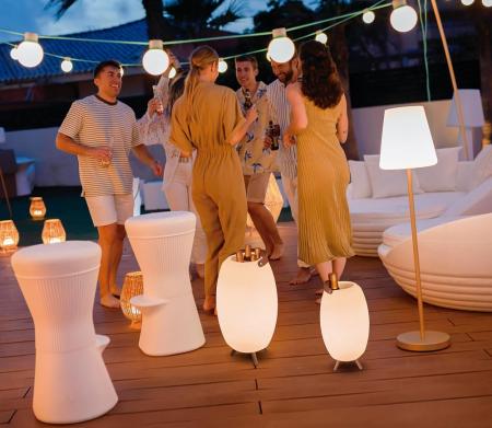 New Garden Apolo 40 Dekorative Tischlampe und Flaschenhalter mit Lautsprecher und RGB-LED-Licht -  Outdoor - Ideal für Pool Partys oder Garten Chillout