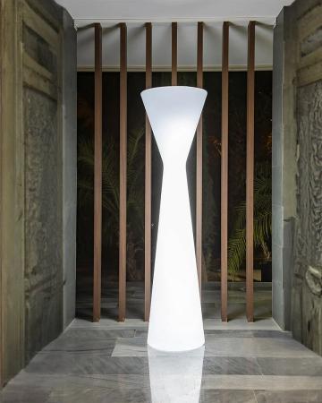 New Garden KONIKA 170 Aussen Stehleuchte 230V IP65 -außergewöhnliches Design in weiß- Höhe: 170 cm - Tageslichtweißes Licht