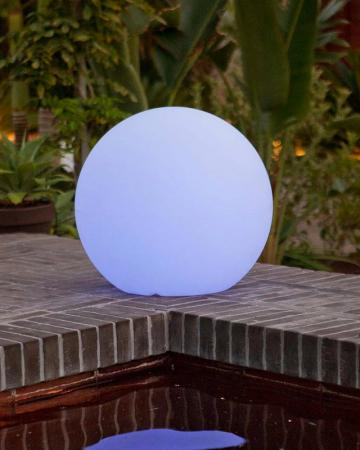 New Garden BULY 40 SOLAR LED Gartenkugel mit RGB-Farben und warmen und kaltem Licht IP65, in&out einsetzbar, IP65, Ø 40cm