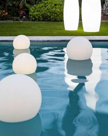 New Garden BULY 30 RGBW Solar LED-Garten Kugel schwimmfähig auch als Poollampe Akku IP68 Ø 30cm
