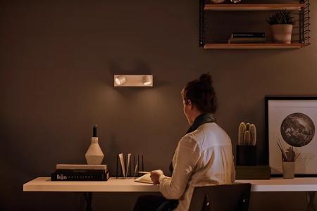 Weißer Philips myLiving 2-flammiger LED Spot Star mit WarmGlow dimmbar warmweißes Licht