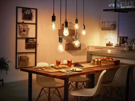 Philips WIZ  E27 Smart Filament Lampe warm- bis kaltweiße Licht 7 W (entspr. 60 W)