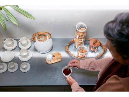 Philips  Hue  Flux Lightstrip 3 m, flexible Innenbeleuchtung, Chromasync-Farbmischung, RGBW, Streifen zuschneidbar, App- und Sprachsteuerung