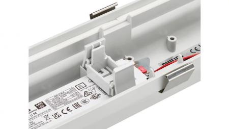 Philips CoreLine WT120C G3 LED-Feuchtraumleuchte 21,5–37,5W, 3.500–6.000 lm, 4000K neutralweiß, 1500 mm, IP66, IK08