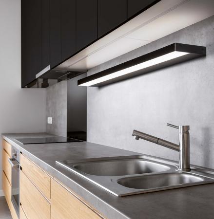 HELESTRA SLATE LED Wandleuchte 20 W 1260 lm 2900 K Warmweiß 900 mm Mattschwarz IP44