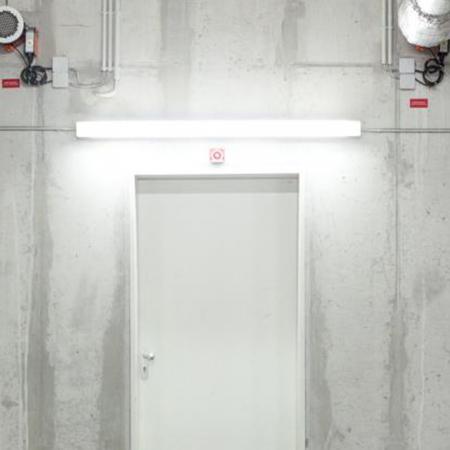 LEDVANCE LED-Röhre T8 G13 600 mm 6,8 W 840 1100 lm 4000 K Neutralweiß mit Bewegungsmelder für KVG/VVG und 230 V inkl. Ersatzstarter