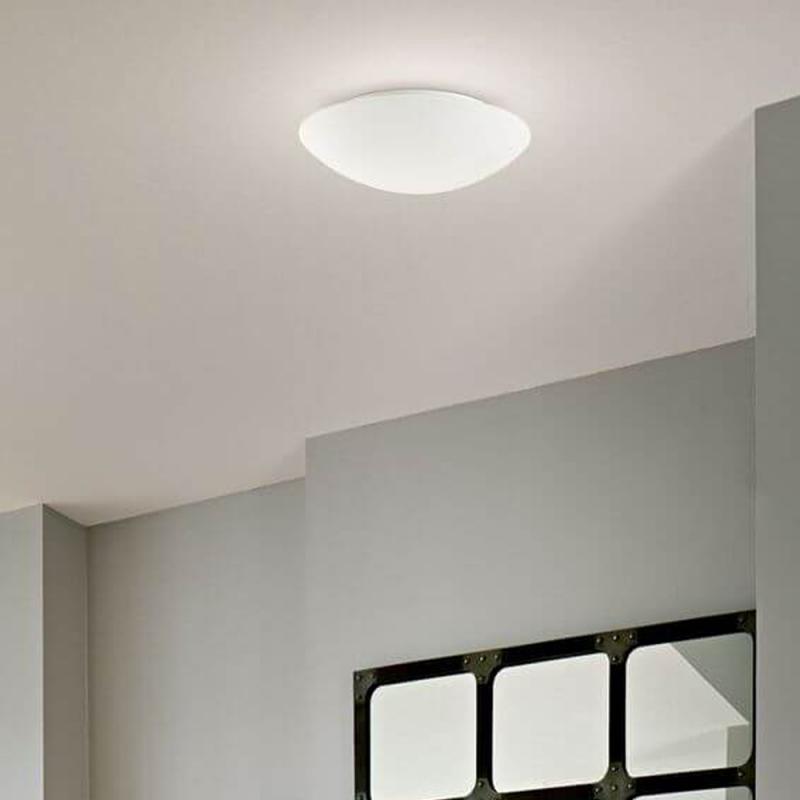 Pandora klassische LED-Opalglasleuchte mit Bajonettverschluss dimmbar in Weiss Ø36 von Fabas Luce
