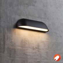 Längliche mattschwarze   Außenwandleuchte FRONT 26 in schlichtem Design