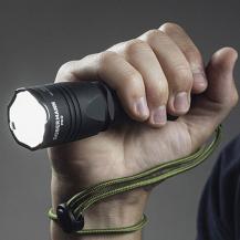 Armytek Dobermann Pro Magnet USB LED Taschenlampe akkubetrieben neutrales Licht