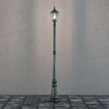 Klassische schmale Wegeleuchte grün lackiertes Aluminium, klares Glas