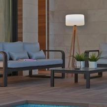 New Garden Chloe 140 Stehleuchte Solar + Akku 3 Hozfüße RGB in&out dimmbar 140cm - farbige Beleuchtung sowie helles Tageslicht mit 6.000 K